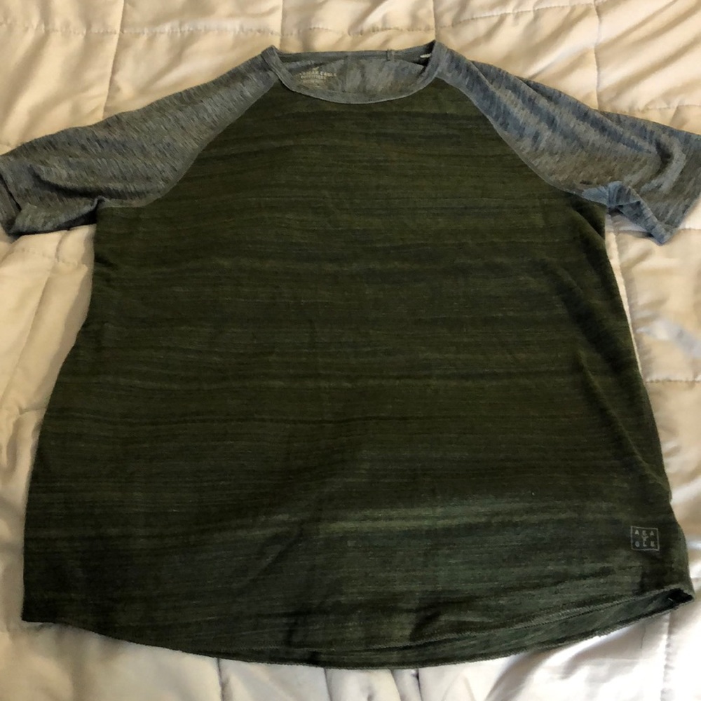 American Eagle active flex small t-shirt!